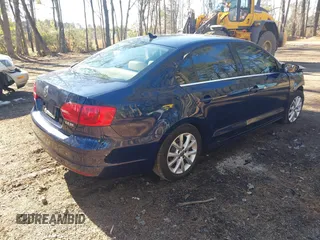 2013 Volkswagen Jetta SE с VIN 3VWDX7AJ3DM422020, выставлен на аукционе IAAI как лот 41284713 с пробегом 119 007 миль миль и . История ставок и продаж доступна на DreamBid. Изображение 4.
