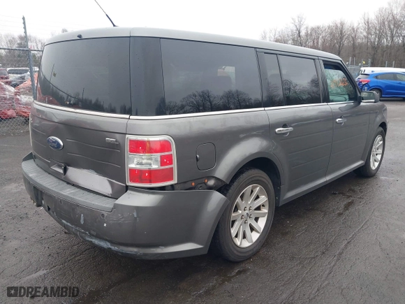 2010 Ford Flex SEL with VIN 2FMGK5CC3ABA25076, listed as a IAAI auction lot 41912636 with 199,070 mi miles. Bid and sale history available at carsss.com. Image 4.