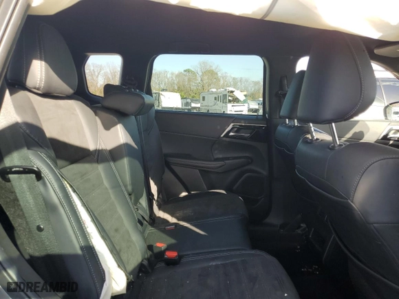 2023 Mitsubishi Outlander SE with VIN JA4J3UA87PZ024531, listed as a Copart auction lot 47557035 with 27,600 mi miles and Salvage Title. Bid and sale history available at carsss.com. Image 10.