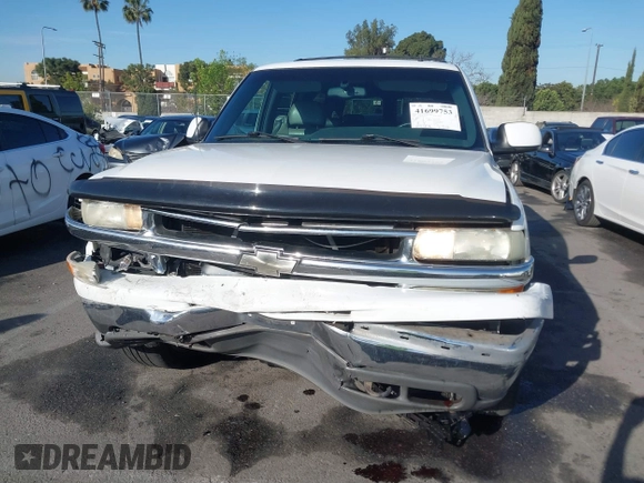 2002 Chevrolet Suburban LS with VIN 1GNEC16T32J198422, listed as a IAAI auction lot 41699753 with 204,504 mi miles. Bid and sale history available at carsss.com. Image 12.