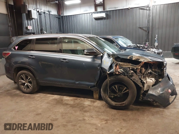 2016 Toyota Highlander XLE z VIN 5TDJKRFH8GS326488, wystawiony jako IAAI lot #42254990 z przebiegiem 120 382 mil mil oraz . Historia ofert i sprzedaży dostępna na DreamBid. Obrazek 13.