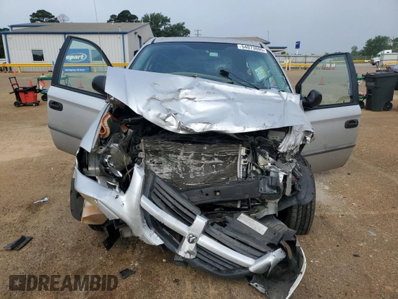 2005 Dodge Caravan SE with VIN 1D4GP24R15B324703, listed as a Copart auction lot 54073605 with Not Provided miles and Salvage Title. Bid and sale history available at carsss.com. Image 12.