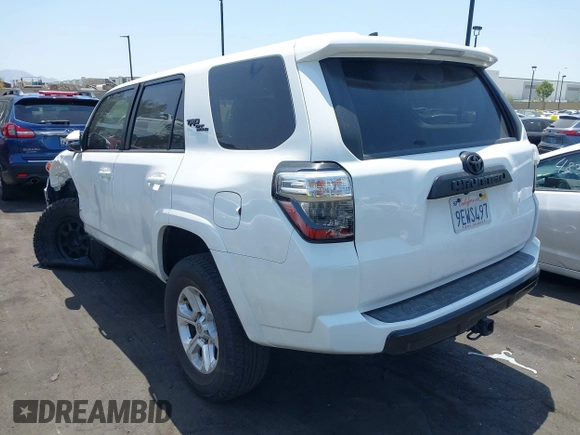 2019 Toyota 4Runner SR5 with VIN JTEBU5JR1K5725714, listed as a IAAI auction lot 42565292 with 43,826 mi miles and . Bid and sale history available at DreamBid. Image 3.