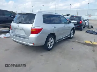 2010 Toyota Highlander Limited с VIN JTEYK3EH8A2097494, выставлен на аукционе IAAI как лот 41516578 с пробегом 216 077 миль миль и . История ставок и продаж доступна на DreamBid. Изображение 4.