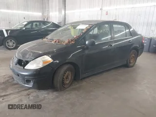 2007 Nissan Versa SL с VIN 3N1BC11E97L430772, выставлен на аукционе IAAI как лот 42497978 с пробегом 174 151 миль миль и . История ставок и продаж доступна на DreamBid. Изображение 2.
