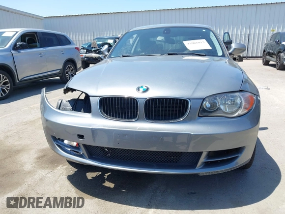 2011 BMW 1 Series 128i z VIN WBAUP9C58BVL89949, wystawiony jako IAAI lot #42086813 z przebiegiem 115 723 mil mil oraz . Historia ofert i sprzedaży dostępna na DreamBid. Obrazek 12.
