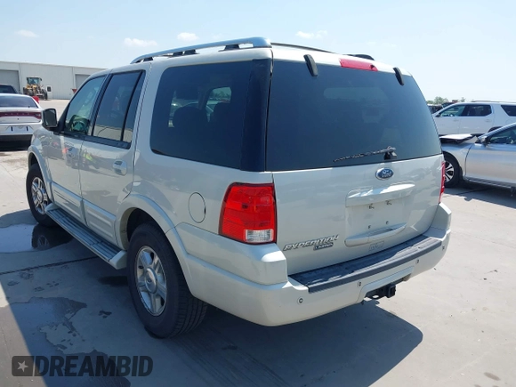 2006 Ford Expedition z VIN 1FMPU195X6LA76819, wystawiony jako IAAI lot #42047702 z przebiegiem 290 392 mil mil oraz . Historia ofert i sprzedaży dostępna na DreamBid. Obrazek 3.