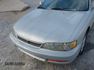 1997 Honda Accord Special Edition with VIN 1HGCD560XVA267719, listed as a IAAI auction lot 41680625 with 325,852 mi miles and . Bid and sale history available at carsss.com. Image 6.