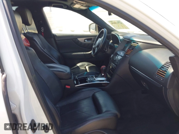 2016 Infiniti QX70 with VIN JN8CS1MW1GM750798, listed as a IAAI auction lot 42519800 with 139,940 mi miles and . Bid and sale history available at DreamBid. Image 5.