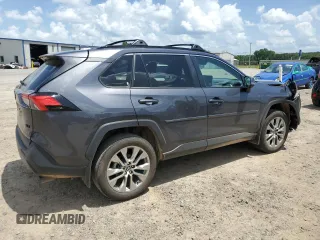 2024 Toyota RAV4 XLE Premium z VIN 2T3C1RFV3RW344089, wystawiony jako Copart lot #61747485 z przebiegiem 18 447 mil mil oraz Szkoda całkowita • Salvage title. Historia ofert i sprzedaży dostępna na DreamBid. Obrazek 3.
