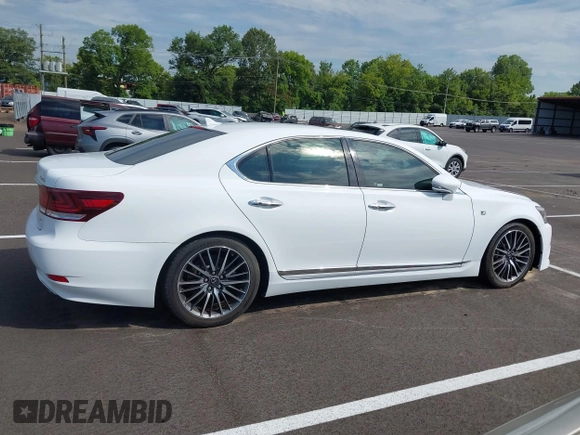 2013 Lexus LS 460 с VIN JTHCL5EF8D5019482, выставлен на аукционе IAAI как лот 42612274 с пробегом 64 972 миль миль и . История ставок и продаж доступна на DreamBid. Изображение 13.