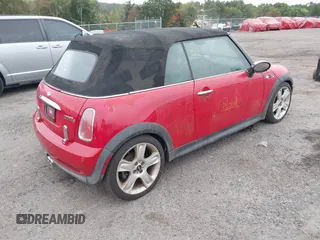 2007 MINI Convertible S с VIN WMWRH33527TL94583, выставлен на аукционе IAAI как лот 40403620 с пробегом 83 501 миль миль и . История ставок и продаж доступна на DreamBid. Изображение 4.