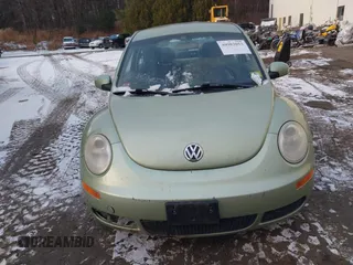 2008 Volkswagen New Beetle Coupe S with VIN 3VWPG31C68M518009, listed as a IAAI auction lot 40982053 with 156,552 mi miles. Bid and sale history available at carsss.com. Image 12.