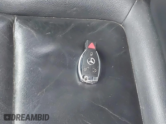 2012 Mercedes-Benz SLK 350 с VIN WDDPK5HA1CF007243, выставлен на аукционе IAAI как лот 41313121 с пробегом 137 538 миль миль и . История ставок и продаж доступна на DreamBid. Изображение 11.