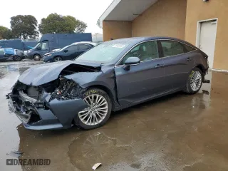 2019 Toyota Avalon XLE with VIN 4T1BZ1FB2KU022036, listed as a Copart auction lot 43402005 with NaN miles and Salvage Title. Bid and sale history available at carsss.com. Image 1.