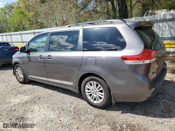 2013 Toyota Sienna XLE AAS with VIN 5TDYK3DC0DS324068, listed as a Copart auction lot 49997115 with 139,407 mi miles and Salvage Title. Bid and sale history available at carsss.com. Image 2.