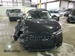 2024 Audi A8 z VIN WAULDAF88RN011314, wystawiony jako Copart lot #44944685 z przebiegiem 5 063 mil mil oraz Szkoda całkowita • Salvage title. Historia ofert i sprzedaży dostępna na DreamBid. Obrazek 5.