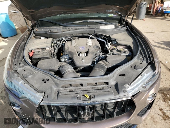 2020 Maserati Levante S z VIN ZN661YUS0LX346237, wystawiony jako Copart lot #69684282 z przebiegiem 19 949 mil mil oraz . Historia ofert i sprzedaży dostępna na DreamBid. Obrazek 12.