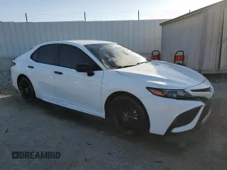 2022 Toyota Camry SE z VIN 4T1T11AK4NU063159, wystawiony jako Copart lot #53105395 z przebiegiem 43 679 mil mil oraz Szkoda całkowita • Salvage title. Historia ofert i sprzedaży dostępna na DreamBid. Obrazek 4.