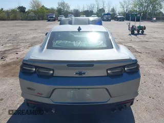 2023 Chevrolet Camaro 2LT z VIN 1G1FD1RS7P0155009, wystawiony jako IAAI lot #42242998 z przebiegiem 9 068 mil mil oraz . Historia ofert i sprzedaży dostępna na DreamBid. Obrazek 16.