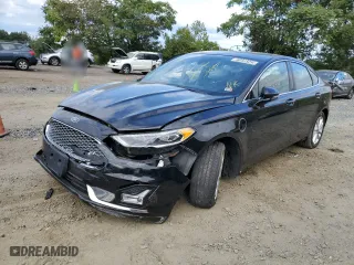 2019 Ford Fusion Energi Titanium with VIN 3FA6P0SU5KR162964, listed as a Copart auction lot 61039342 with 32,736 mi miles. Bid and sale history available at carsss.com. Image 2.