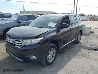 2013 Toyota Highlander with VIN 5TDZK3EH3DS138488, listed as a IAAI auction lot 41456921 with 131,918 mi miles. Bid and sale history available at carsss.com. Image 17.