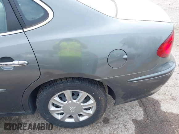 2005 Buick LaCrosse CX z VIN 2G4WC532751331807, wystawiony jako IAAI lot #42421785 z przebiegiem 104 039 mil mil oraz . Historia ofert i sprzedaży dostępna na DreamBid. Obrazek 6.