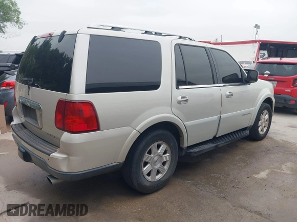 2005 Lincoln Navigator Luxury z VIN 5LMFU27505LJ18172, wystawiony jako IAAI lot #42441444 z przebiegiem 154 346 mil mil oraz . Historia ofert i sprzedaży dostępna na DreamBid. Obrazek 4.