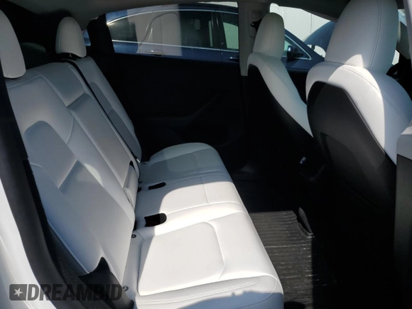 2024 Tesla Model Y Long Range with VIN 7SAYGDEE3RA300642, listed as a Copart auction lot 60530375 with 8,361 mi miles and Salvage title. Bid and sale history available at DreamBid. Image 11.