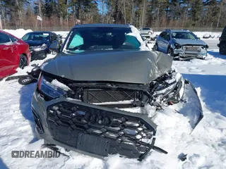 2024 Audi Q5 S line Premium Plus z VIN WA1E2AFY5R2138471, wystawiony jako IAAI lot #41570372 z przebiegiem Nie podano mil oraz . Historia ofert i sprzedaży dostępna na DreamBid. Obrazek 13.