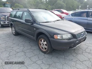 2004 Volvo V70 XC Cross Country with VIN YV1SZ59H641157904, listed as a IAAI auction lot 42652622 with 152,799 mi miles and . Bid and sale history available at DreamBid. Image 1.
