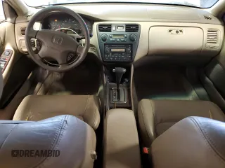 2002 Honda Accord EX z VIN 1HGCG165X2A008669, wystawiony jako Copart lot #41432445 z przebiegiem 260 397 mil mil oraz Czysty tytuł • Clean title. Historia ofert i sprzedaży dostępna na DreamBid. Obrazek 8.