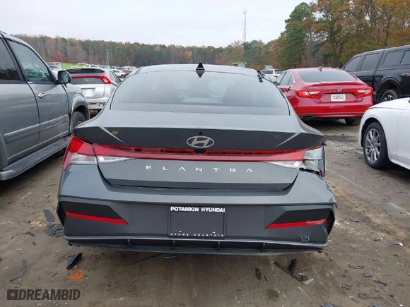 2024 Hyundai Elantra SEL with VIN KMHLM4DG9RU830705, listed as a IAAI auction lot 40952462 with 2,762 mi miles. Bid and sale history available at carsss.com. Image 16.