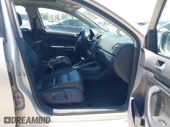 2010 Volkswagen Jetta Limited Edition с VIN 3VWRZ7AJ9AM115141, выставлен на аукционе IAAI как лот 42381197 с пробегом 264 054 миль миль и . История ставок и продаж доступна на DreamBid. Изображение 5.