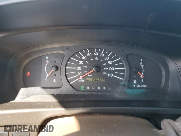 2000 Toyota Sienna CE with VIN 4T3ZF19C1YU305698, listed as a Copart auction lot 52049075 with 230,983 mi miles and Clean Title. Bid and sale history available at carsss.com. Image 9.