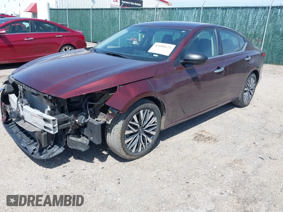2024 Nissan Altima 2.5 SV with VIN 1N4BL4DV1RN409109, listed as a IAAI auction lot 42096171 with 28,460 mi miles. Bid and sale history available at carsss.com. Image 2.
