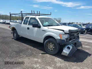 2014 Ford F-150 XL with VIN 1FTFX1CF8EFA94564, listed as a IAAI auction lot 40656243 with 184,667 mi miles. Bid and sale history available at carsss.com. Image 1.