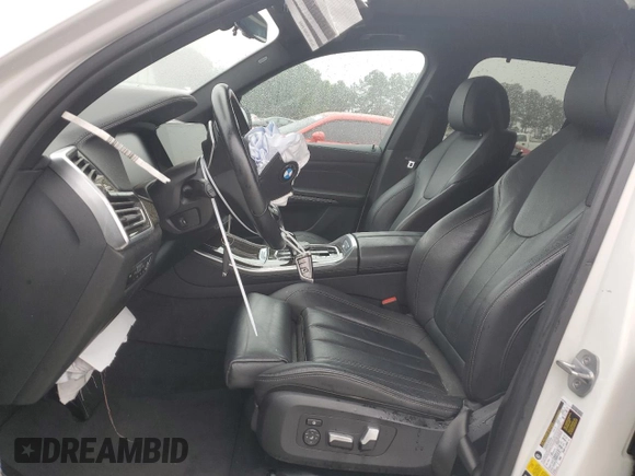 2019 BMW X5 xDrive40i z VIN 5UXCR6C56KLL40086, wystawiony jako Copart lot #58301335 z przebiegiem Nie podano mil oraz Szkoda całkowita • Salvage title. Historia ofert i sprzedaży dostępna na DreamBid. Obrazek 7.
