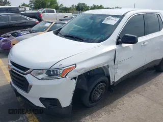 2020 Chevrolet Traverse LS z VIN 1GNERFKW4LJ314465, wystawiony jako IAAI lot #42030246 z przebiegiem 51 800 mil mil oraz . Historia ofert i sprzedaży dostępna na DreamBid. Obrazek 6.