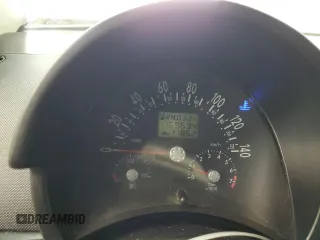 2001 Volkswagen Beetle GLS z VIN 3VWCS21C41M417502, wystawiony jako Copart lot #43071515 z przebiegiem 169 634 mil mil oraz Szkoda całkowita • Salvage title. Historia ofert i sprzedaży dostępna na DreamBid. Obrazek 9.