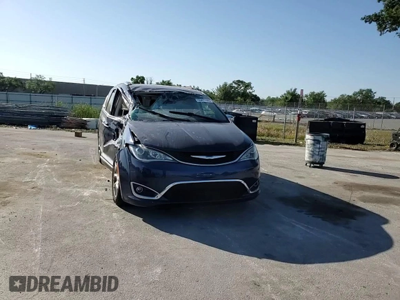 2018 Chrysler Pacifica Limited z VIN 2C4RC1GG1JR269199, wystawiony jako Copart lot #53475985 z przebiegiem 173 408 mil mil oraz Szkoda całkowita • Salvage title. Historia ofert i sprzedaży dostępna na DreamBid. Obrazek 12.