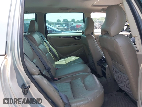 2004 Volvo V70 XC Cross Country with VIN YV1SZ59H441124920, listed as a IAAI auction lot 42456773 with 223,980 mi miles and . Bid and sale history available at DreamBid. Image 8.