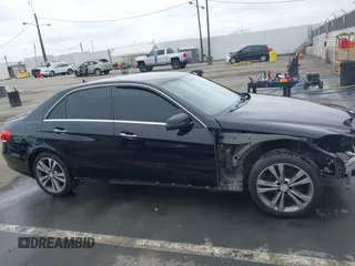 2014 Mercedes-Benz E 350 Sport with VIN WDDHF5KB4EA955176, listed as a IAAI auction lot 42054031 with 191,521 mi miles and . Bid and sale history available at carsss.com. Image 13.