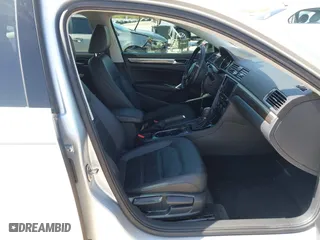 2018 Volkswagen Passat 2.0T SE with VIN 1VWBA7A3XJC045113, listed as a IAAI auction lot 41814006 with 59,095 mi miles. Bid and sale history available at carsss.com. Image 5.