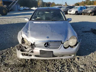 2003 Mercedes-Benz C z VIN WDBRN64J63A492447, wystawiony jako Copart lot #76932584 z przebiegiem 161 869 mil mil oraz Szkoda całkowita • Salvage title. Historia ofert i sprzedaży dostępna na DreamBid. Obrazek 5.