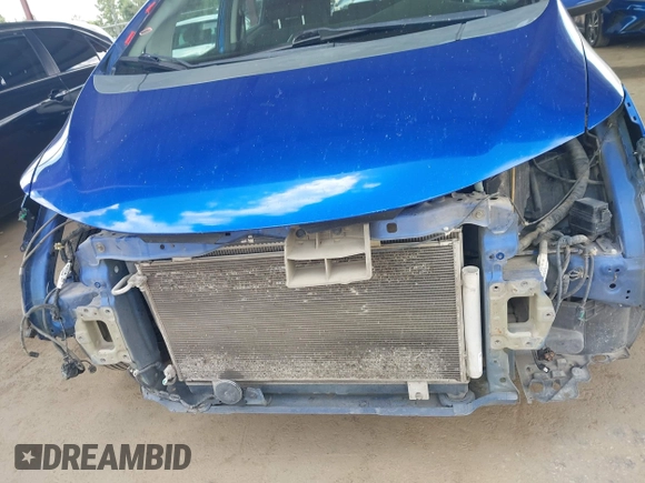 2015 Honda Fit LX z VIN 3HGGK5H51FM711607, wystawiony jako IAAI lot #42249495 z przebiegiem Nie podano mil oraz . Historia ofert i sprzedaży dostępna na DreamBid. Obrazek 6.