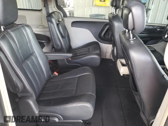 2014 Chrysler Town & Country Touring with VIN 2C4RC1BG3ER273025, listed as a Copart auction lot 54692335 with 137,592 mi miles and Salvage Title. Bid and sale history available at carsss.com. Image 11.