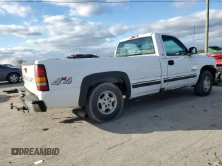 2000 Chevrolet Silverado 1500 with VIN 1GCEK14V7YE410790, listed as a Copart auction lot 81528904 with 272,957 mi miles and Clean Title. Bid and sale history available at carsss.com. Image 3.
