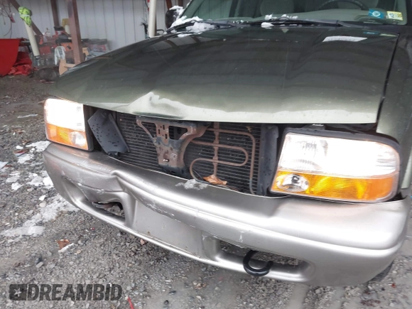 2001 GMC Jimmy SLE with VIN 1GKDT13W212171101, listed as a IAAI auction lot 41546523 with 229,471 mi miles. Bid and sale history available at carsss.com. Image 6.