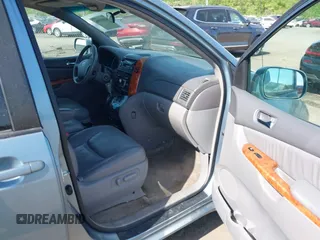2008 Toyota Sienna XLE with VIN 5TDZK22C88S123039, listed as a IAAI auction lot 42055998 with 139,206 mi miles and . Bid and sale history available at DreamBid. Image 5.